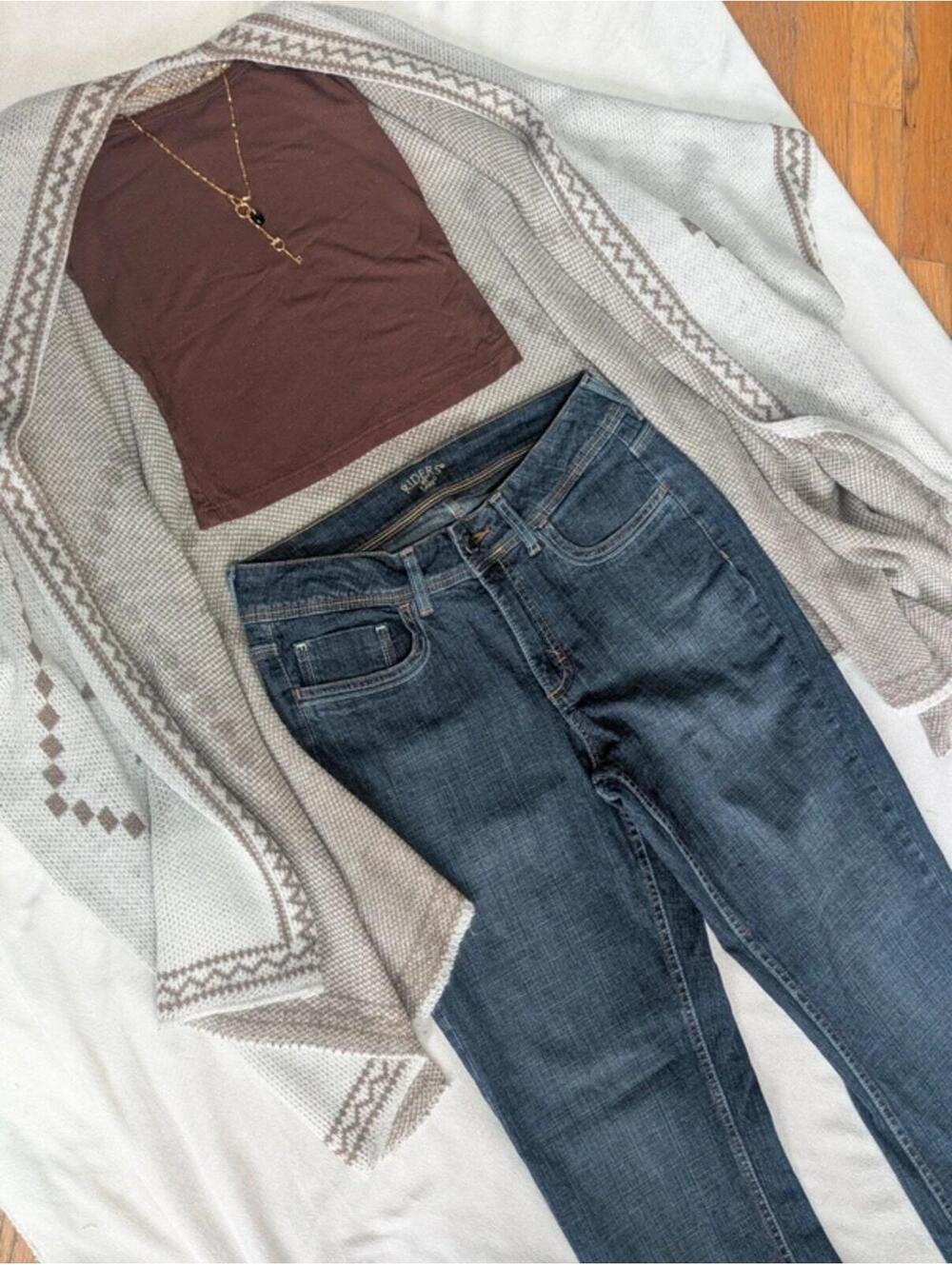 Boho Aztec Print Knit Poncho Cardigan – One Size – Cozy Neutral Wrap
